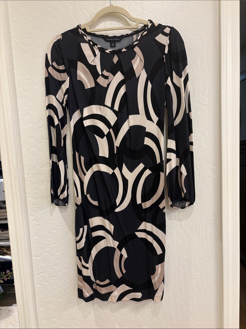 Banana Republic Black and Cream Long-Sleeve Geometric Dress